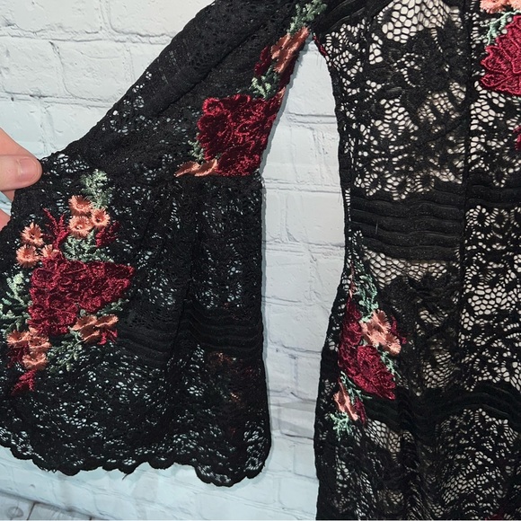 Venus Black, Red & Pink floral dress size 6 - Picture 7 of 16